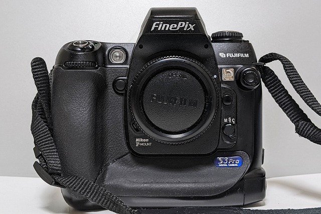 カメラ デジタルカメラ 富士フィルム FinePix S3 Pro